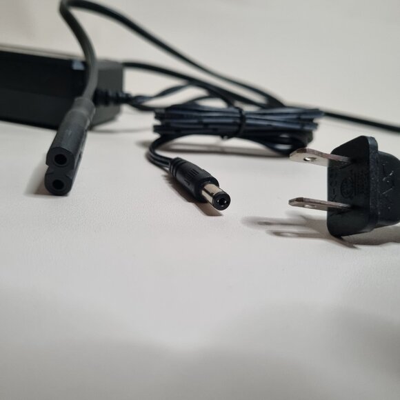 Power Supply Adapter 20V 2.25A 45W Charger - Picture 5 of 5